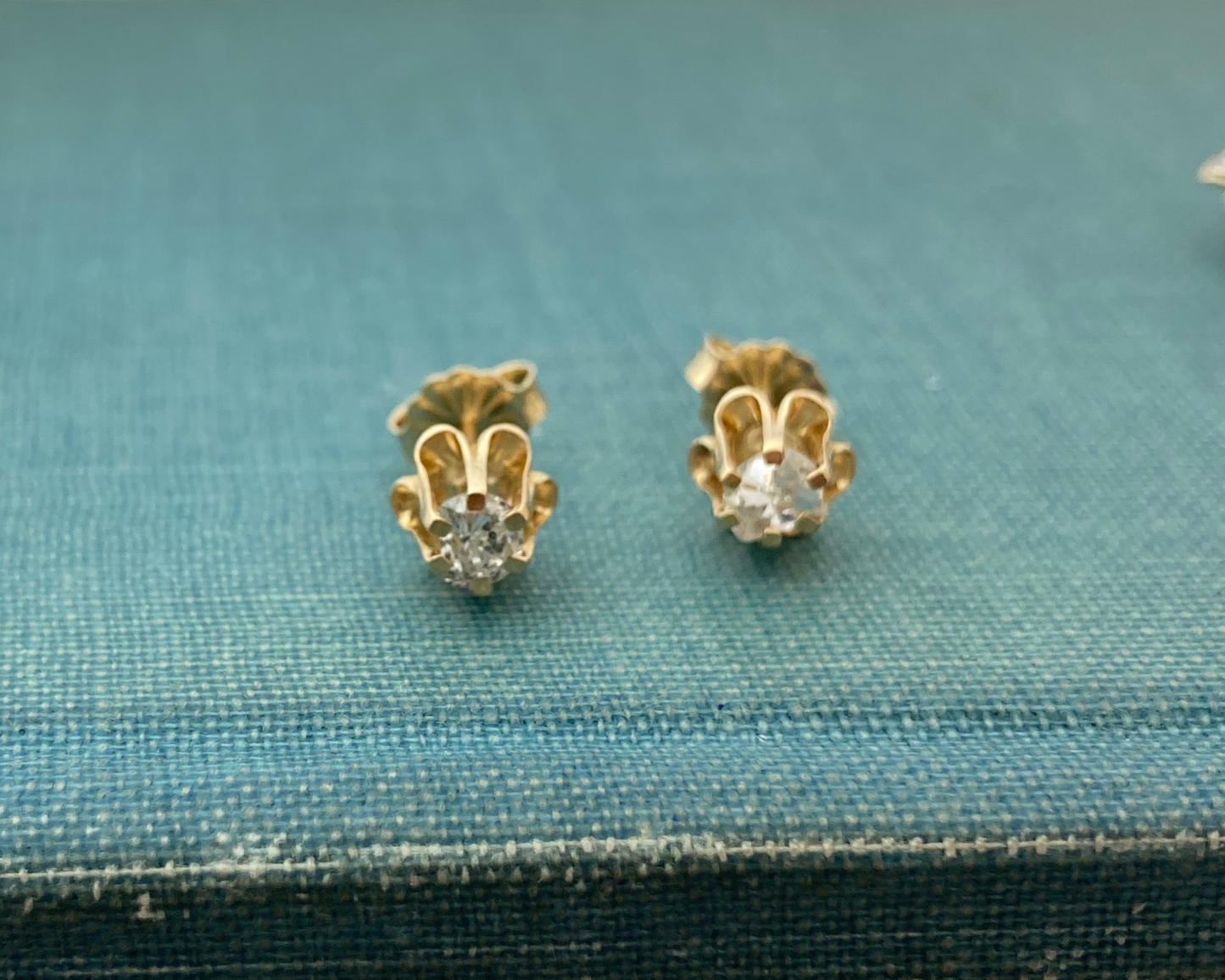 Buttercup Earrings Yellow Gold