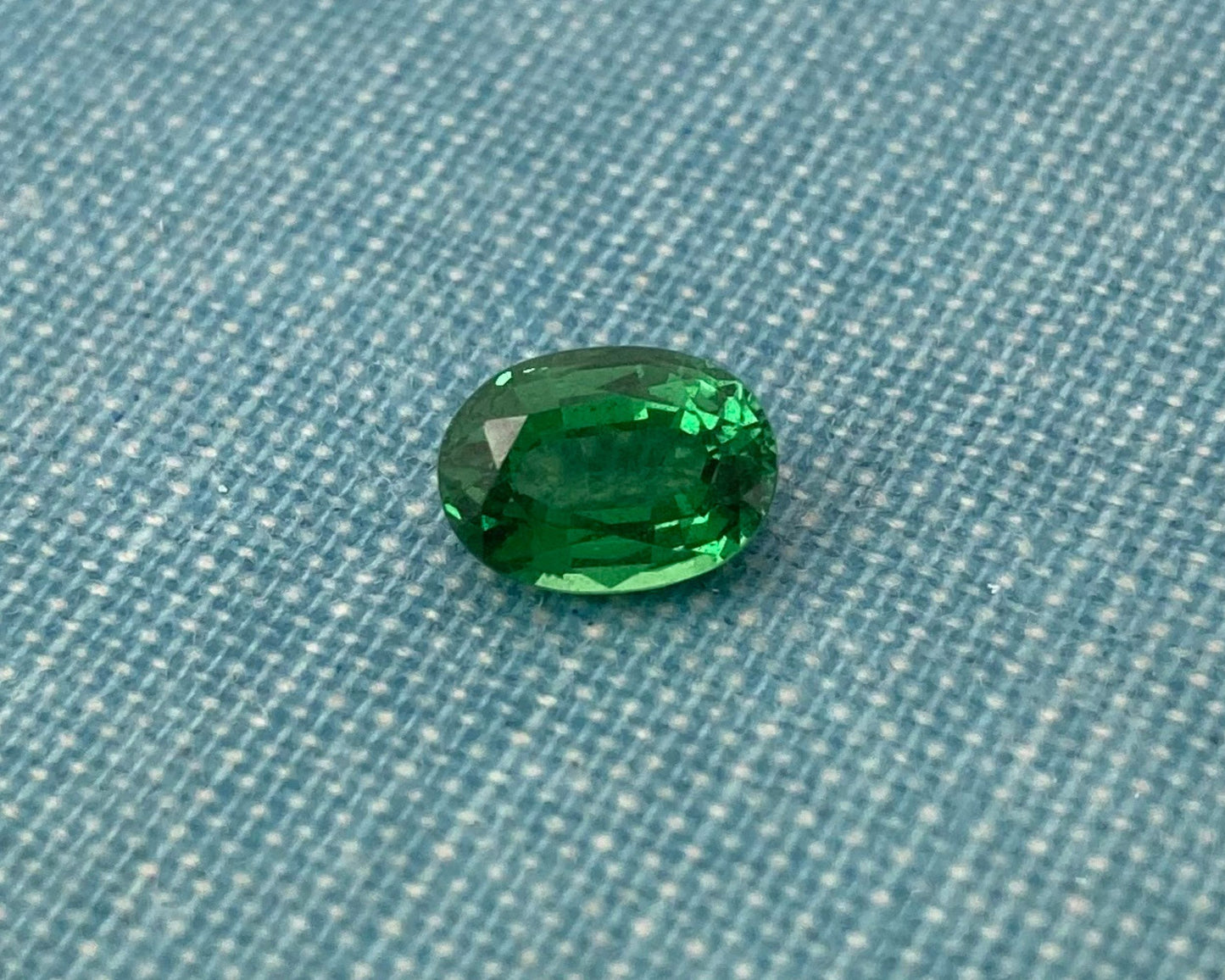 Tsavorite Garnet - 7x5mm Oval